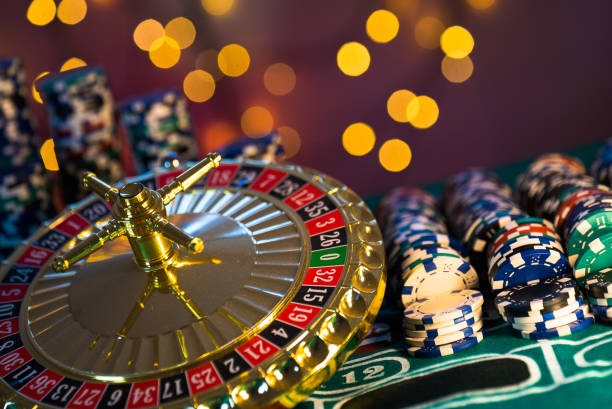 Live blackjack table at teletogel during Grand Slam event with dealer and players